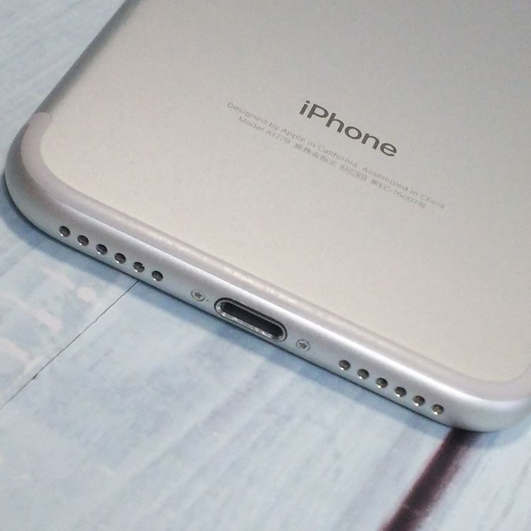 au iPhone7 128GB ����С�  703