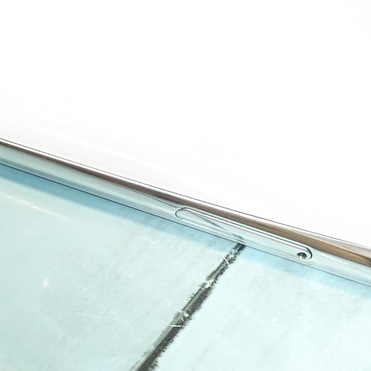 docomo AQUOS R2 SH-03K Platinum White  624