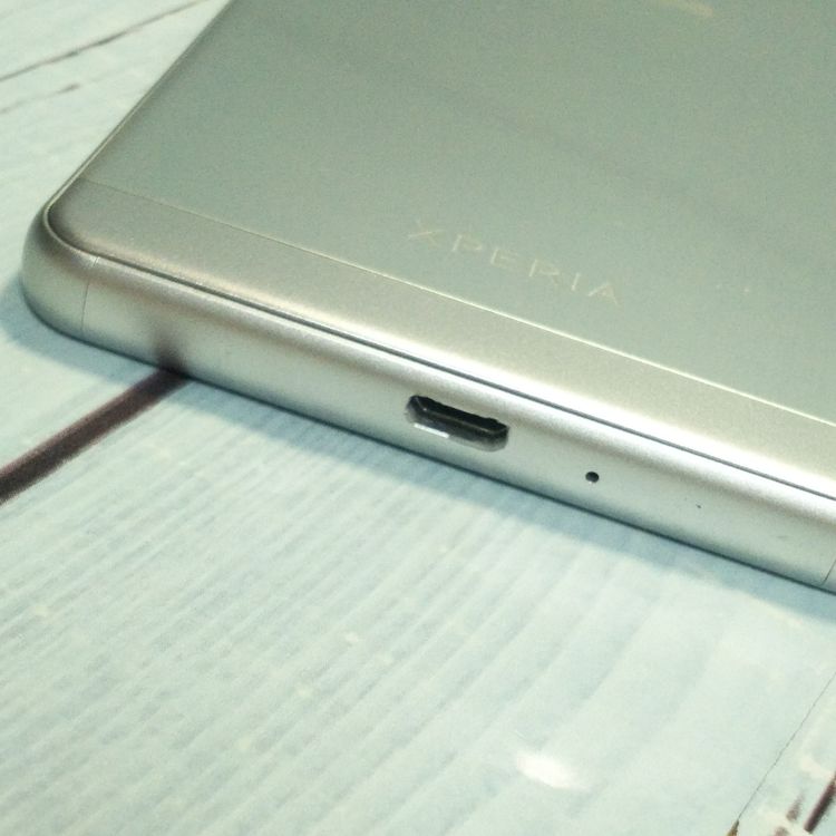 docomo Xperia X Performance SO-04H �ۥ磻�� ����С�  335