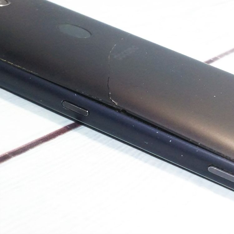 docomo Xperia XZ2 Compact SO-05K �֥�å� [������]  622