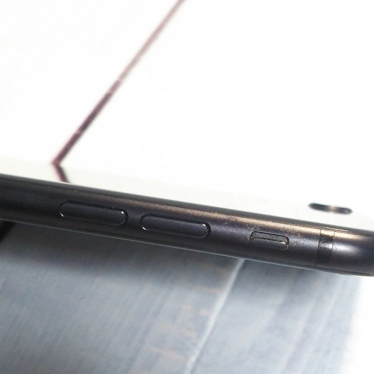 au iPhoneSE ��2���� 64GB �֥�å�  759