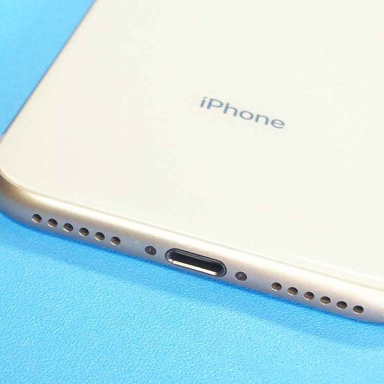 au iPhone8 64GB �������  316