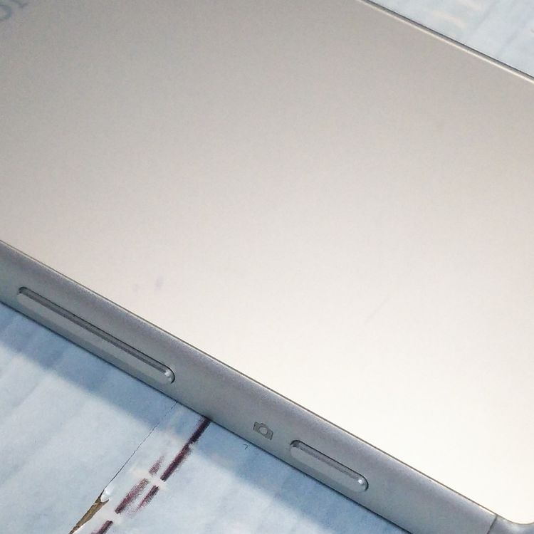 SONY au Xperia Z5 SOV32 White  173