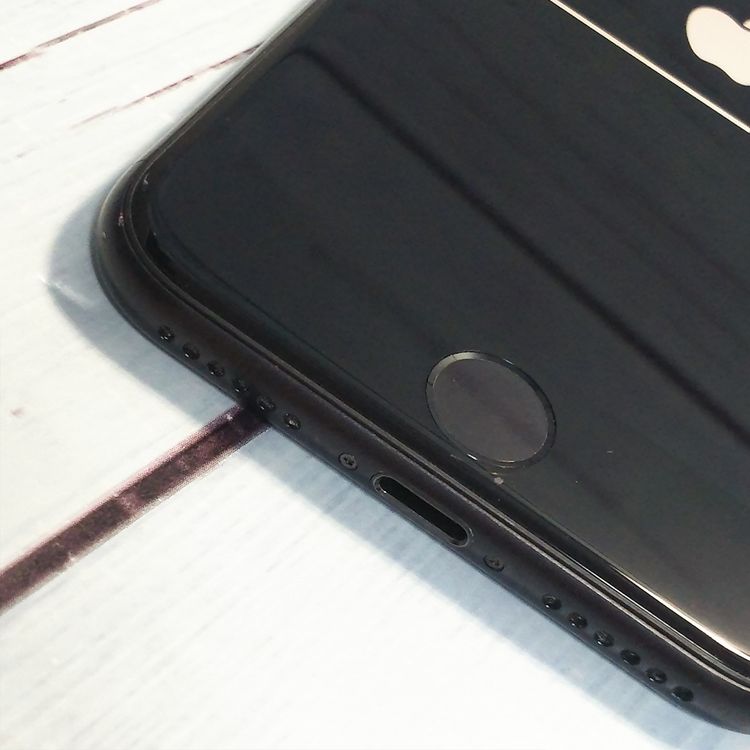 au iPhoneSE ��2���� 64GB �֥�å�  724