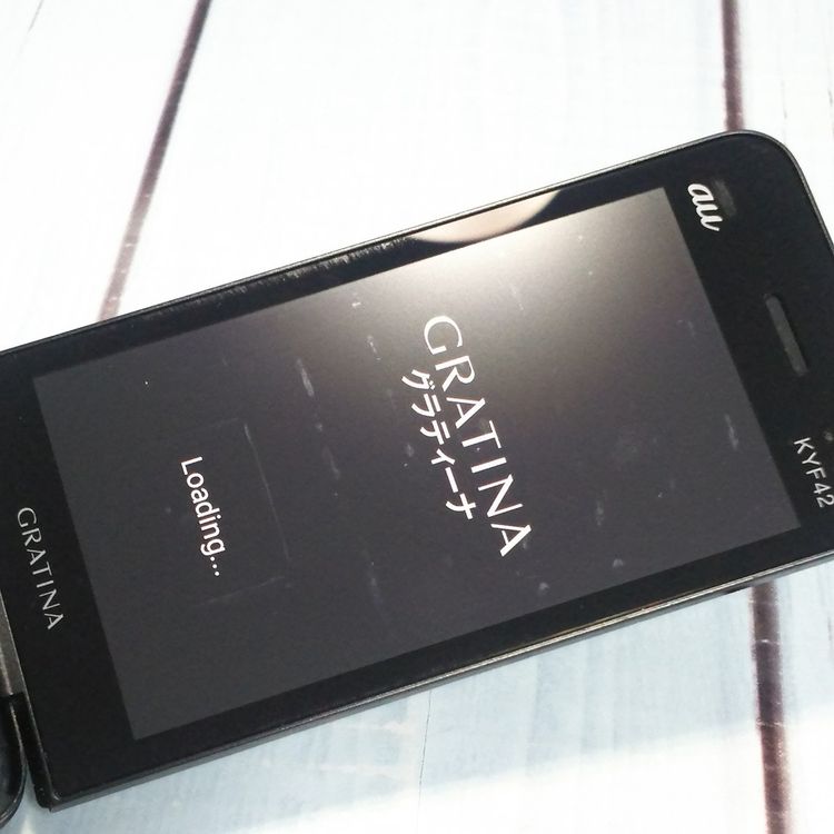 au GRATINA KYF42 �֥�å� ������ SIM���å�  152