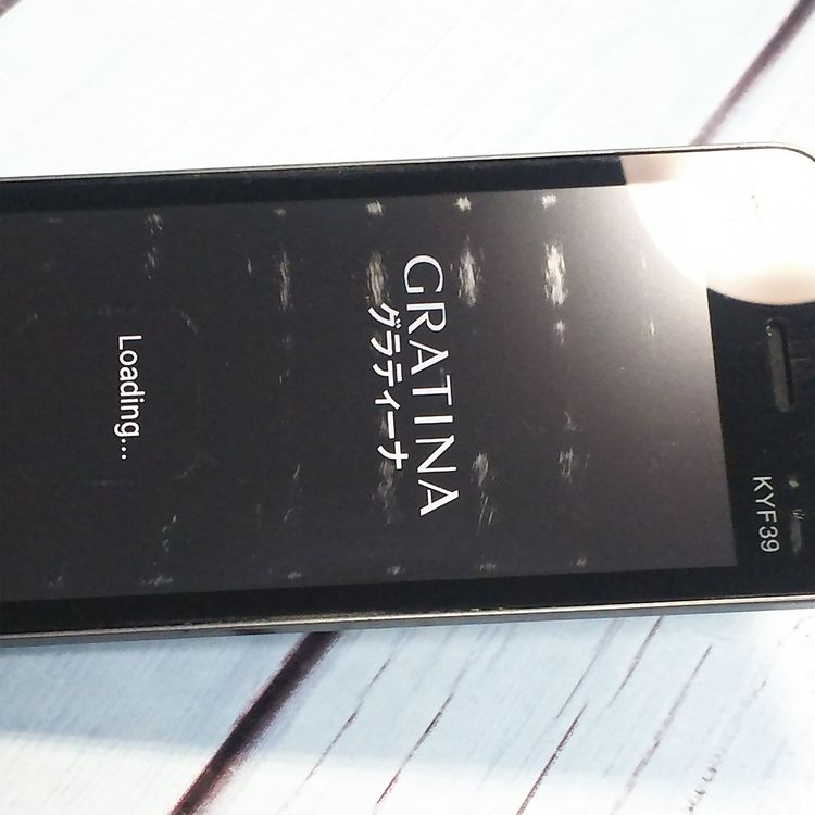 au ������ GRATINA ��[����] �֥�å� KYF39 [������]  983