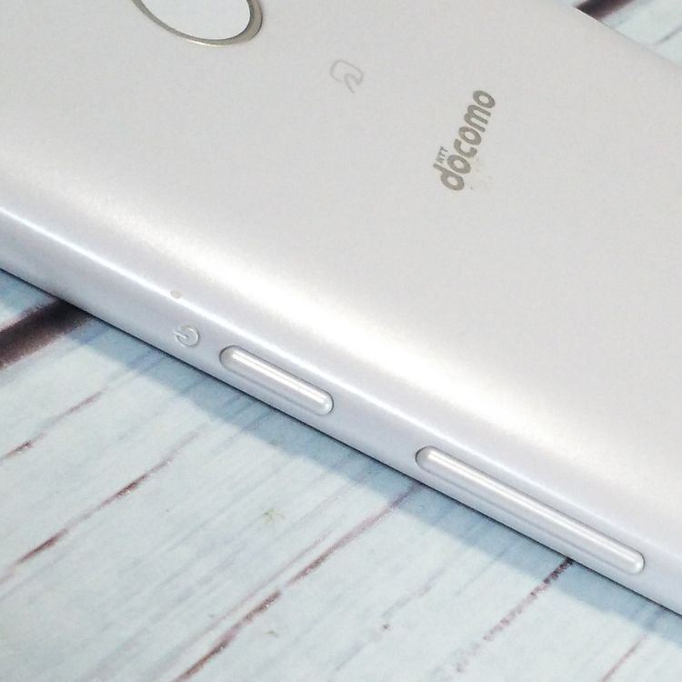 �ٻ��� docomo arrows Be4 F-41A �ۥ磻��  360