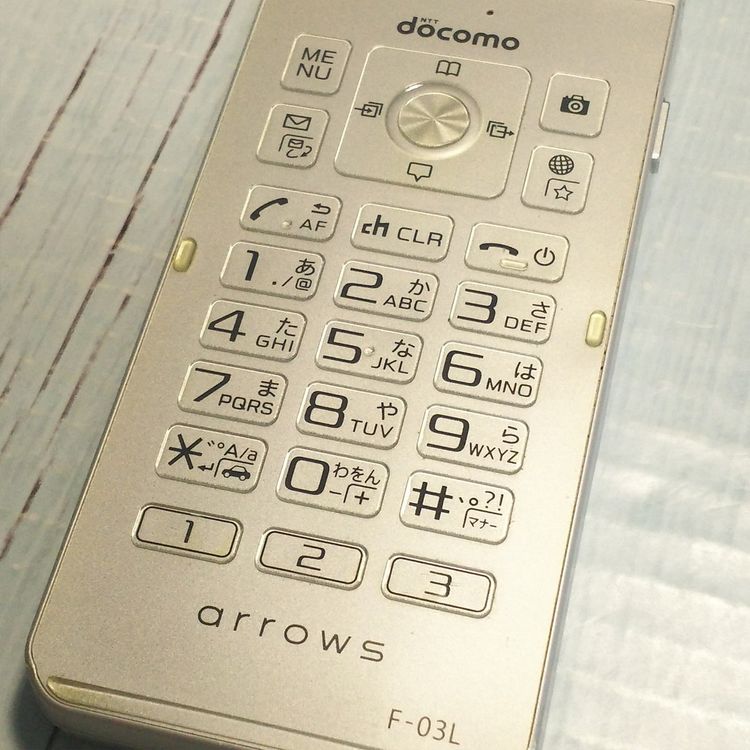 docomo arrows �ٻ��� �������� F-03L ����С�  823