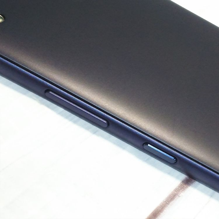 au Qua phone QZ ������ KYV44 ����ǥ���  900