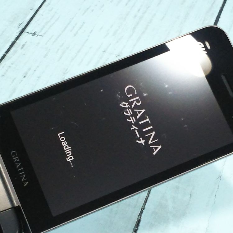 au ������ GRATINA ��[����] �֥�å� KYF39  923