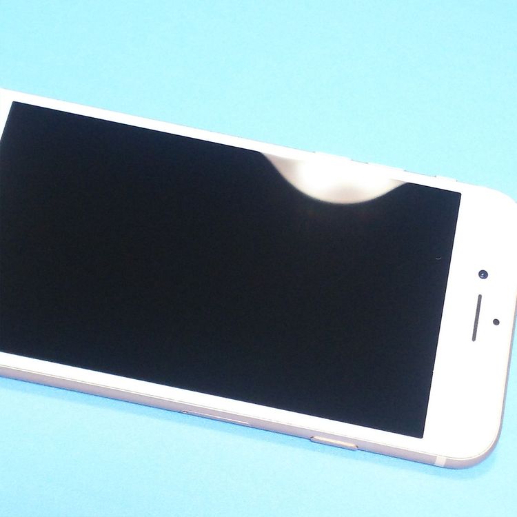 au iPhone8 64GB �������  598