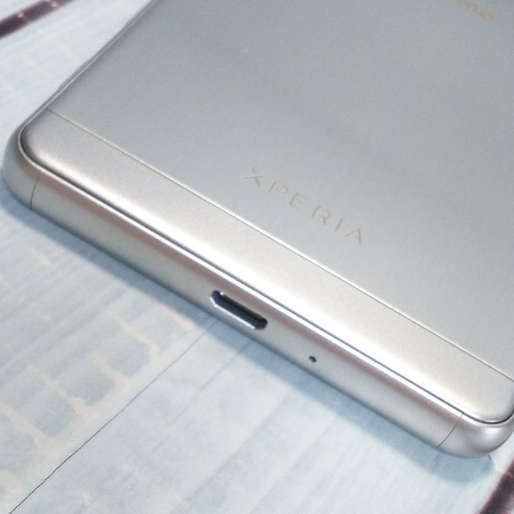 docomo Xperia X Performance SO-04H �ۥ磻�� ����С�  215