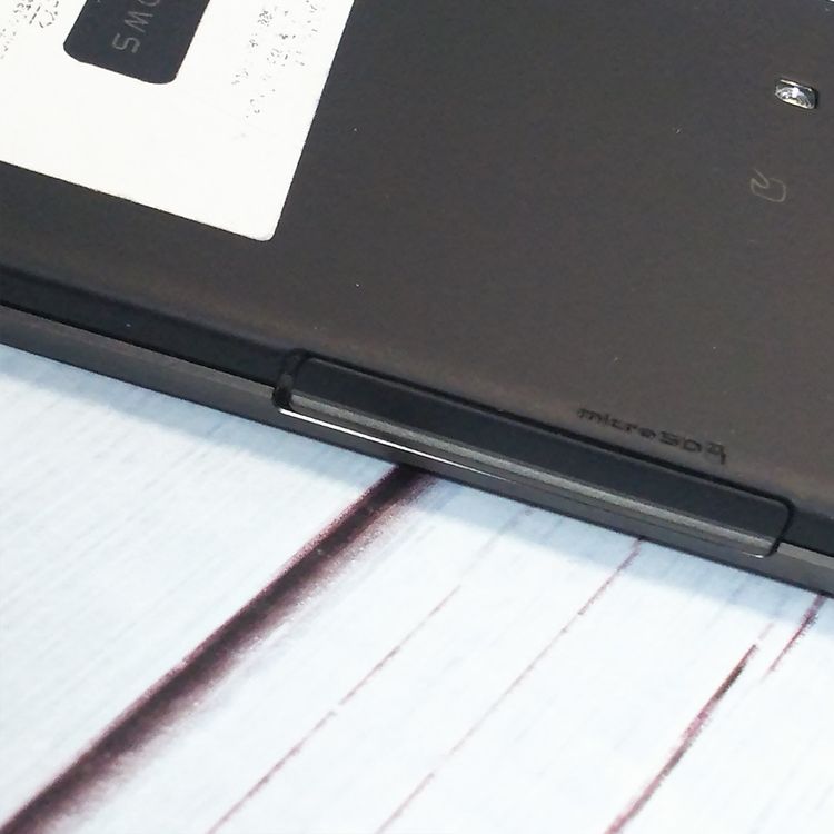 docomo FUJITSU ARROWS NX F-01J 32GB �֥�å�  852