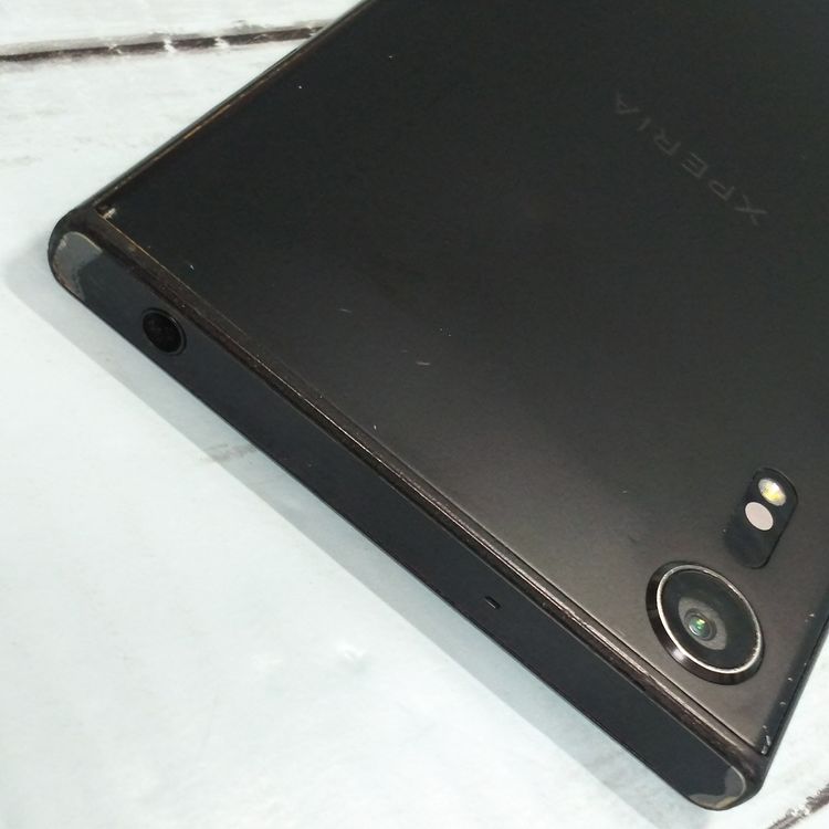 SONY Xperia XZs SOV35 au �֥�å�  663