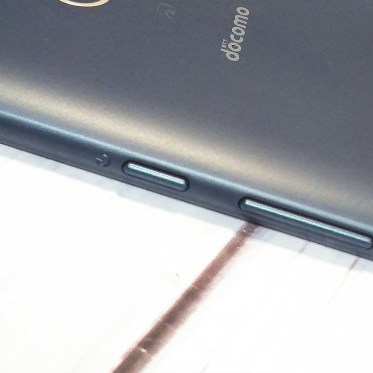 docomo arrows Be3 F-02L �֥�å�  ���� 977