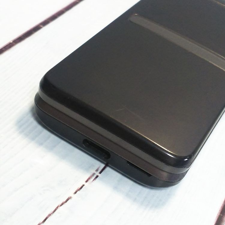 au ������ GRATINA ��[����] �֥�å� KYF39  287