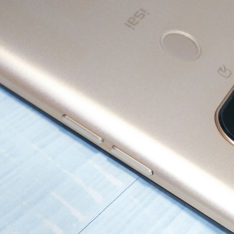 LG au isai Beat LGV34 GOLD �������  148