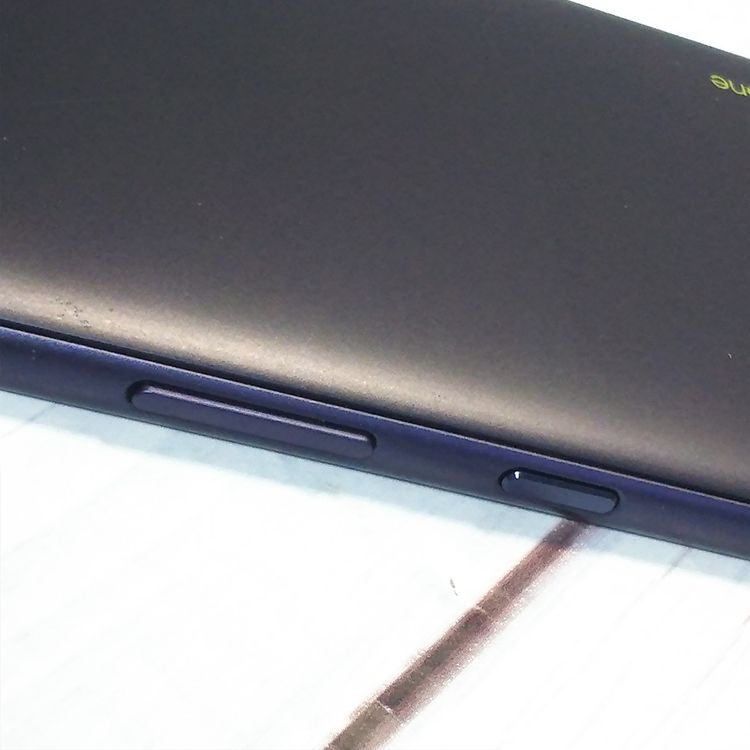 au Qua phone QZ ������ KYV44 ����ǥ���  978