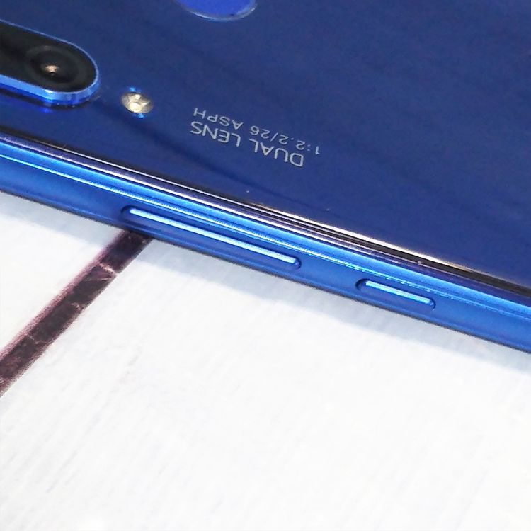 Huawei au  P20 lite HWV32 Klein Blue  822