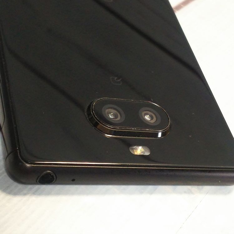 au Xperia8 SOV42 �֥�å�  052