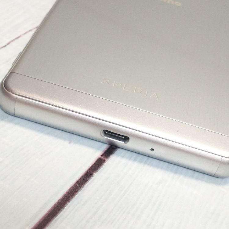 docomo Xperia X Performance SO-04H �ۥ磻�� ����С�  769