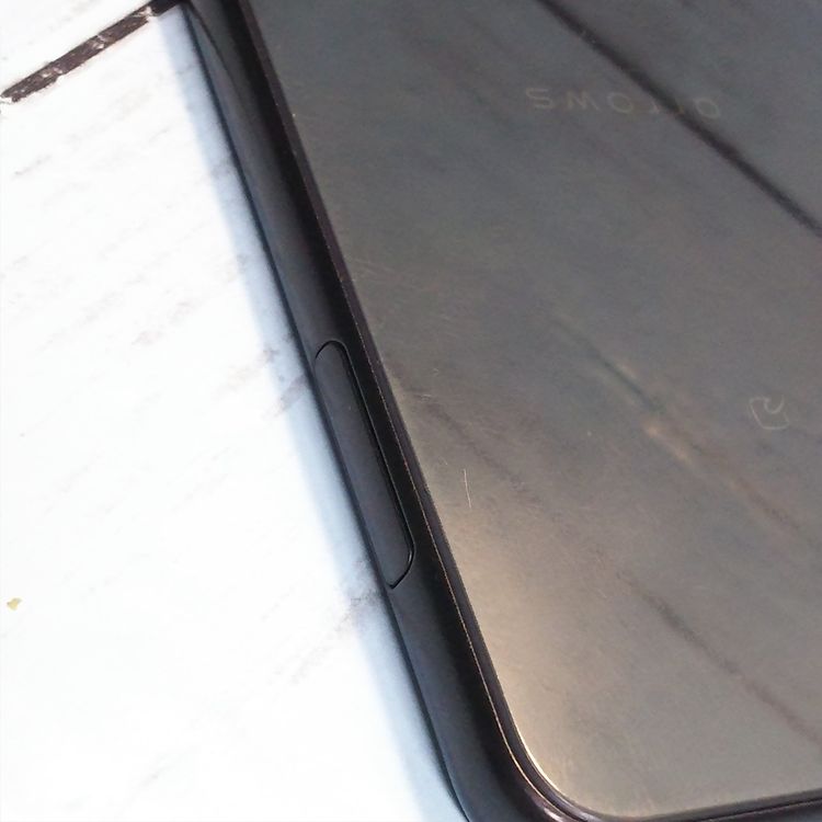 FUJITSU(�ٻ��̡� arrows Be 32GB �֥�å� F-04K docomo  049