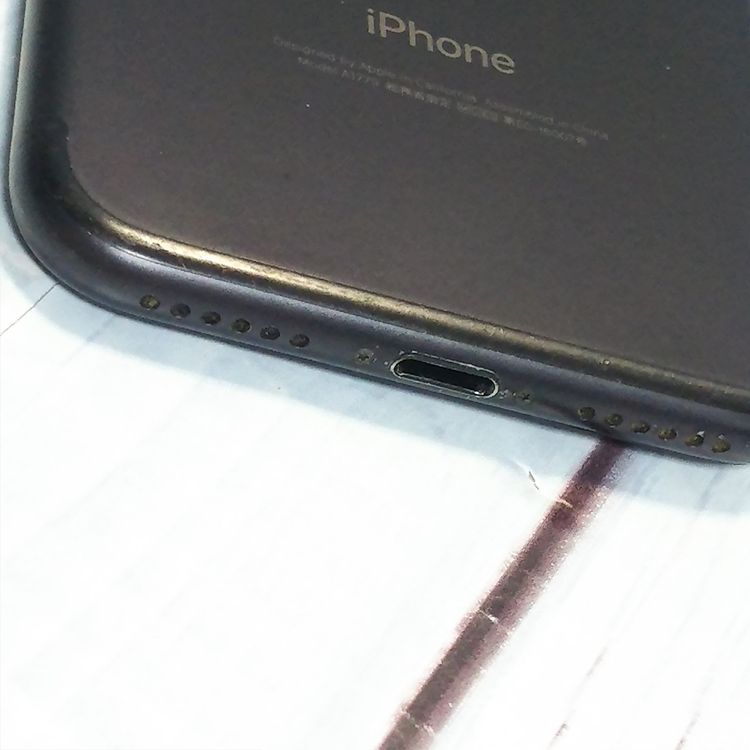 au iPhone7 128GB �֥�å�  973