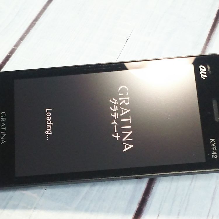 au GRATINA KYF42 �֥�å� ������ SIM���å�  046