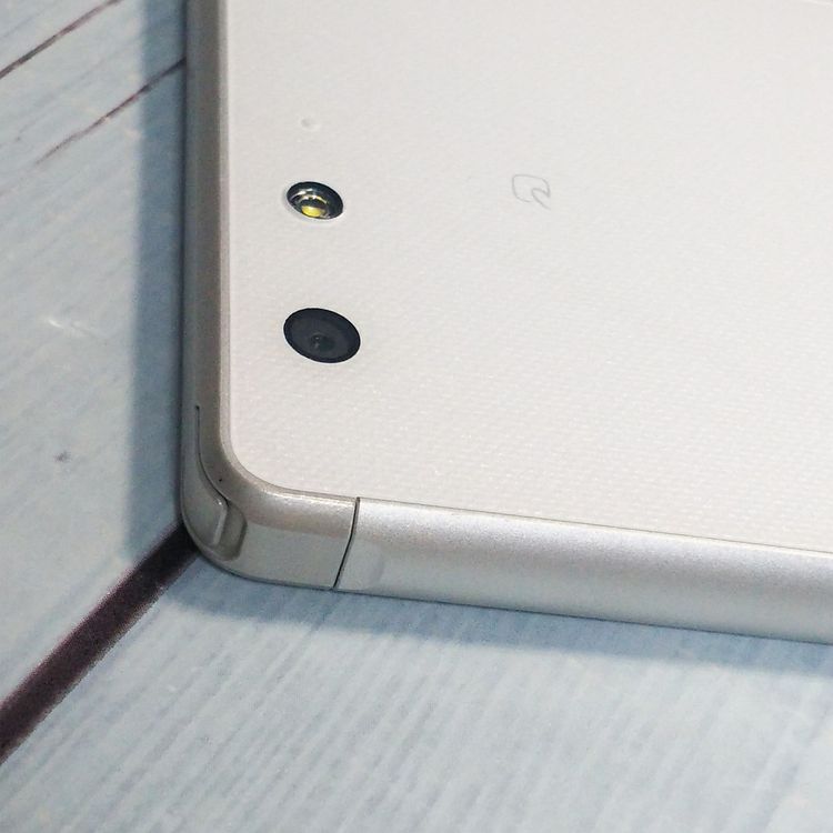 docomo arrows SV F-03H White  852