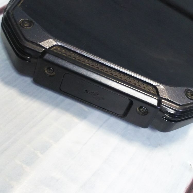 au ������ TORQUE G04 �֥�å� KYV46  661