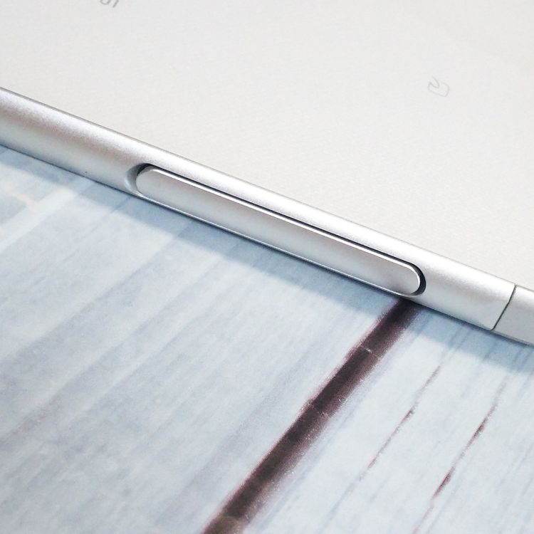 docomo arrows SV F-03H White  838