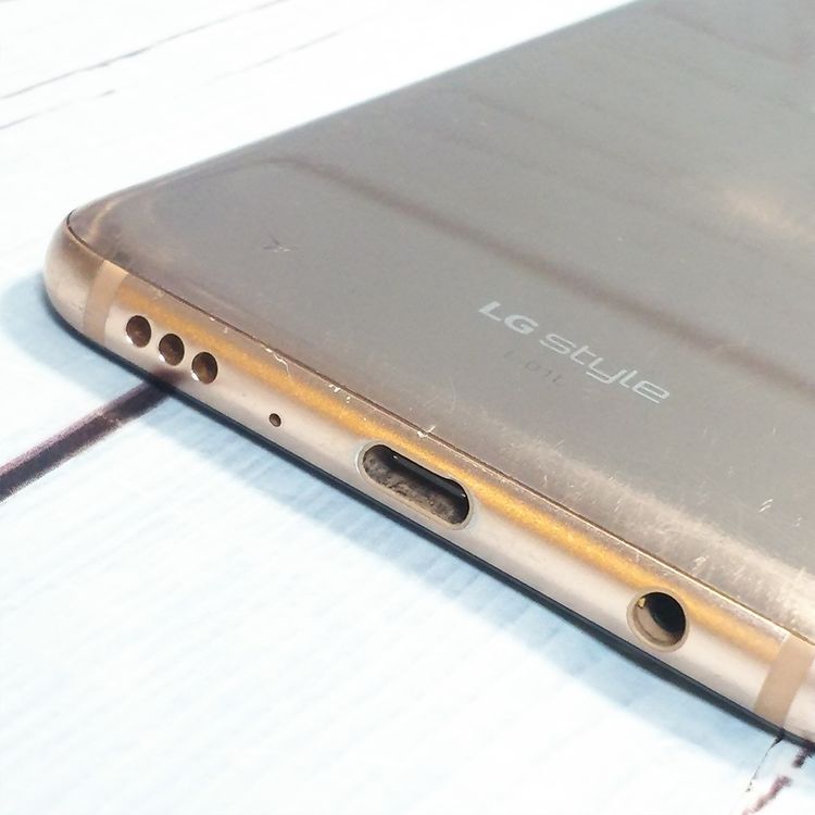 docomo LG style 2 L-01L �������  315