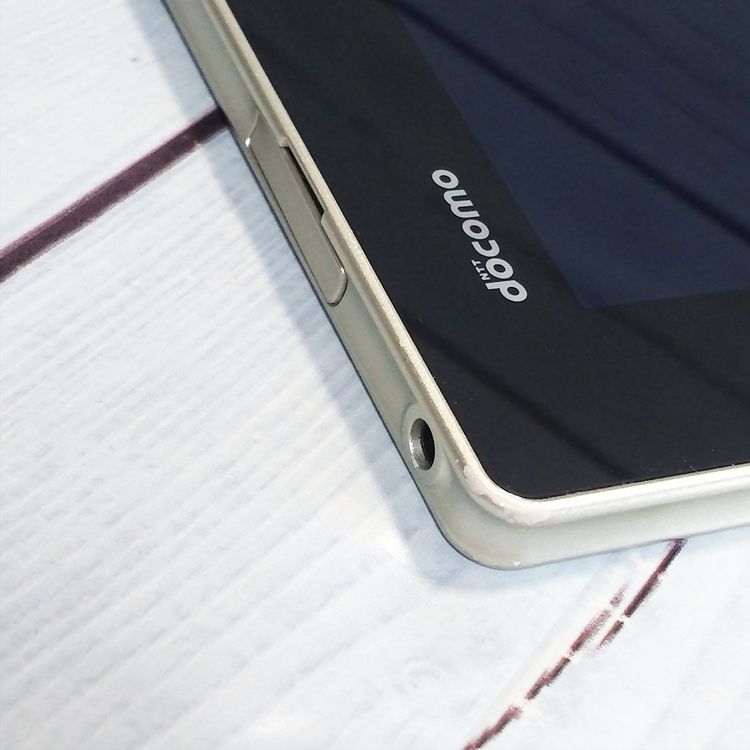 docomo arrows Tab F-02K White �ۥ磻��  525