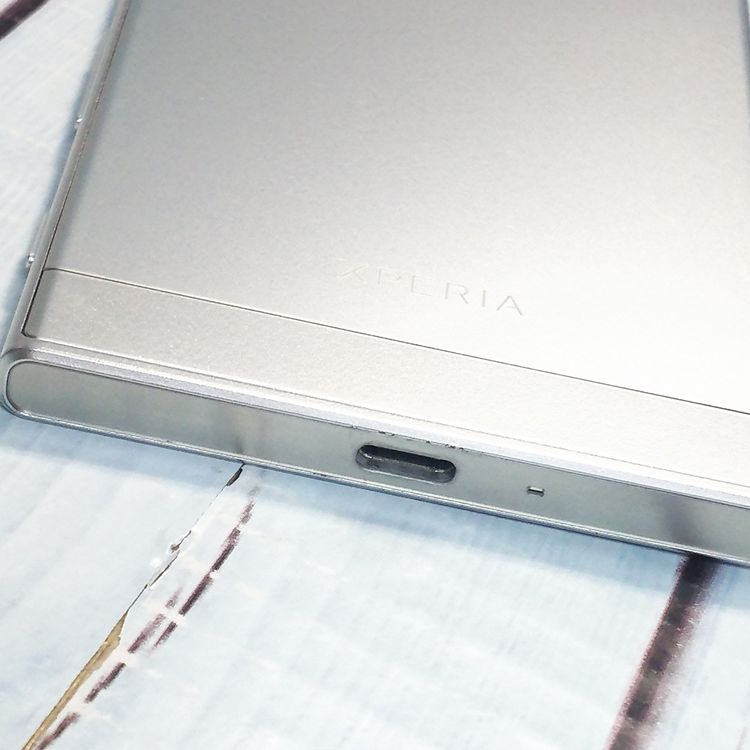 docomo Xperia X�� SO-01J Platinum ����С�  322