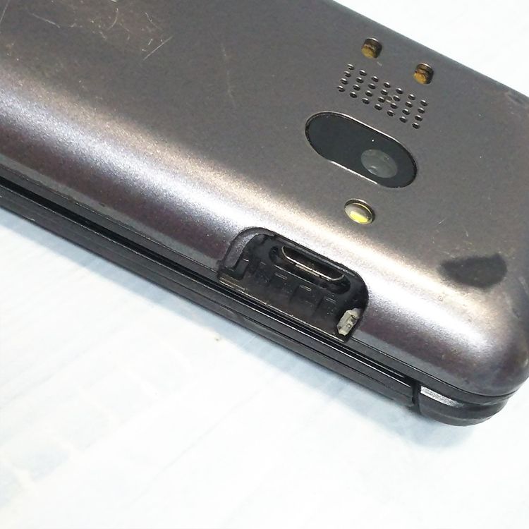 KYOCERA au GRATINA 4G BLACK KYF31  989