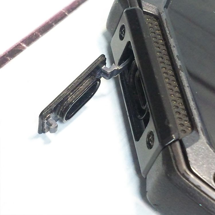 au ������ TORQUE G04 �֥�å� KYV46  346