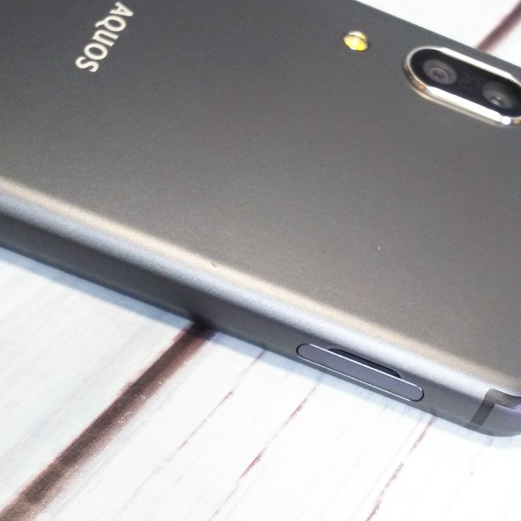 au AQUOS sense3 SHV45 �֥�å�  926