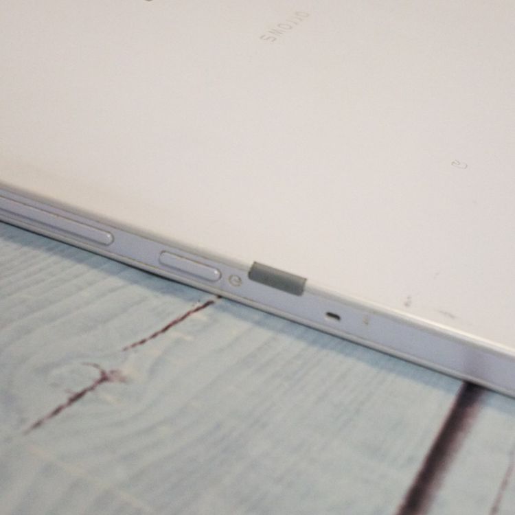 arrows Tab F-04H docomo White  128