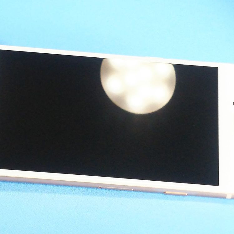 au iPhone8 64GB �������  143