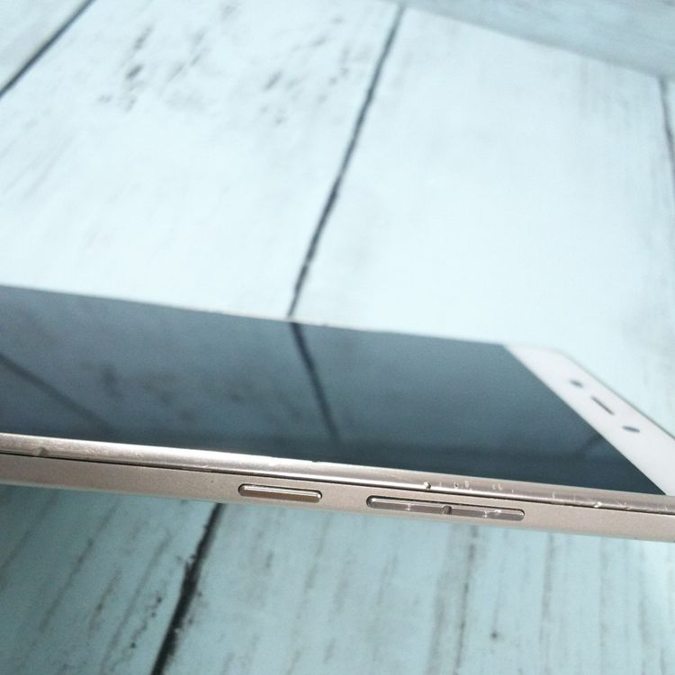 ZTE Blade V580 ����С�  730