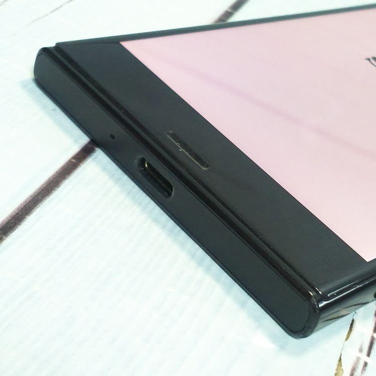 SONY docomo Xperia XZ SO-01J Mineral Black  828
