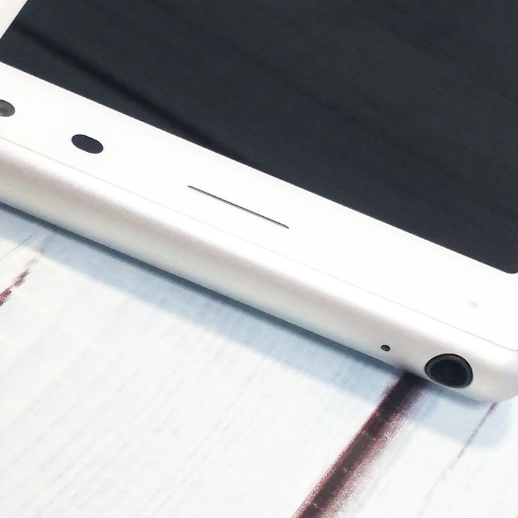 au Xperia8 SOV42 �ۥ磻��  095