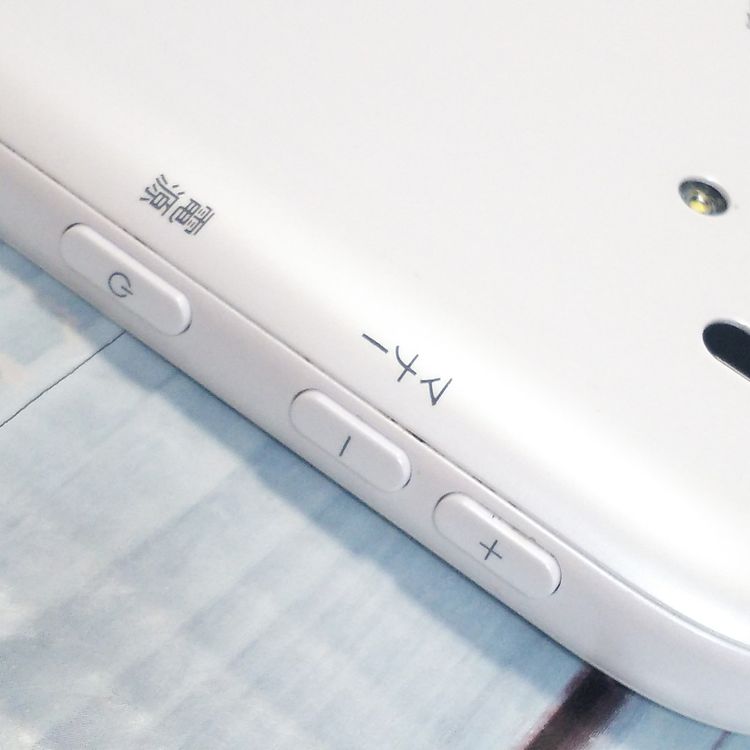 �ٻ��� �餯�餯���ޡ��ȥե���3 F-06F docomo �ۥ磻�� 708