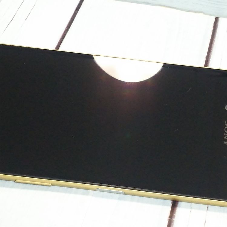 SONY au Xperia Z5 SOV32 Gold  515