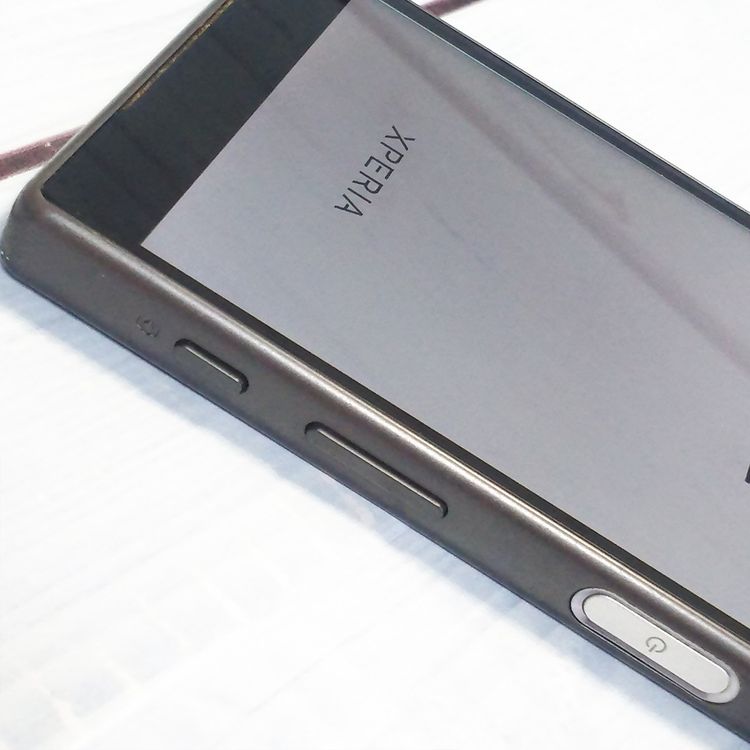 docomo Xperia Z5 Compact SO-02H Black [������]  032