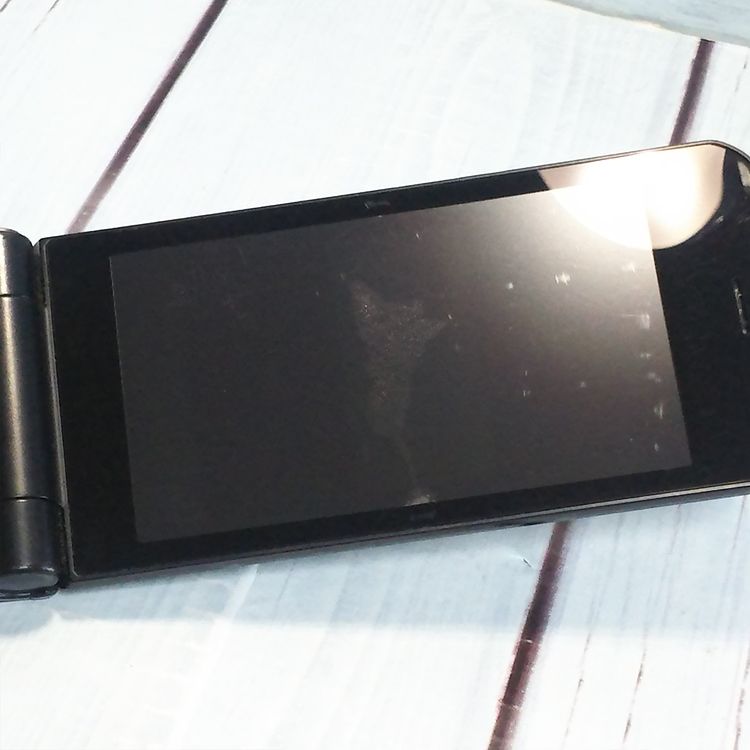 docomo arrows �ٻ��� �������� F-03L �֥�å�  822