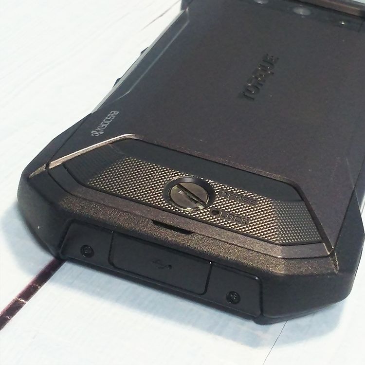 au ������ TORQUE 5G KYG01 �֥�å�  703