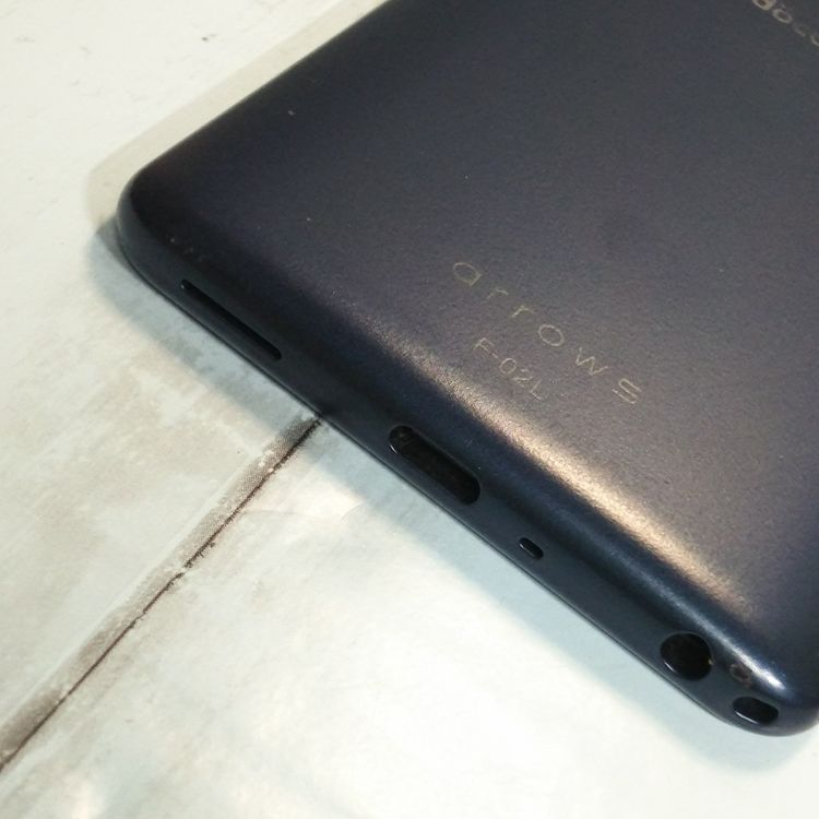 docomo arrows Be3 F-02L �֥�å�  843