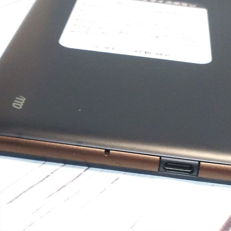 au KYOCERA Qua tab QZ8 �⥫�֥�å� KYT32  229