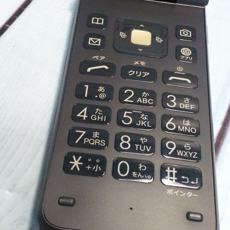 au ������ GRATINA ��[����] �֥�å� KYF39  345